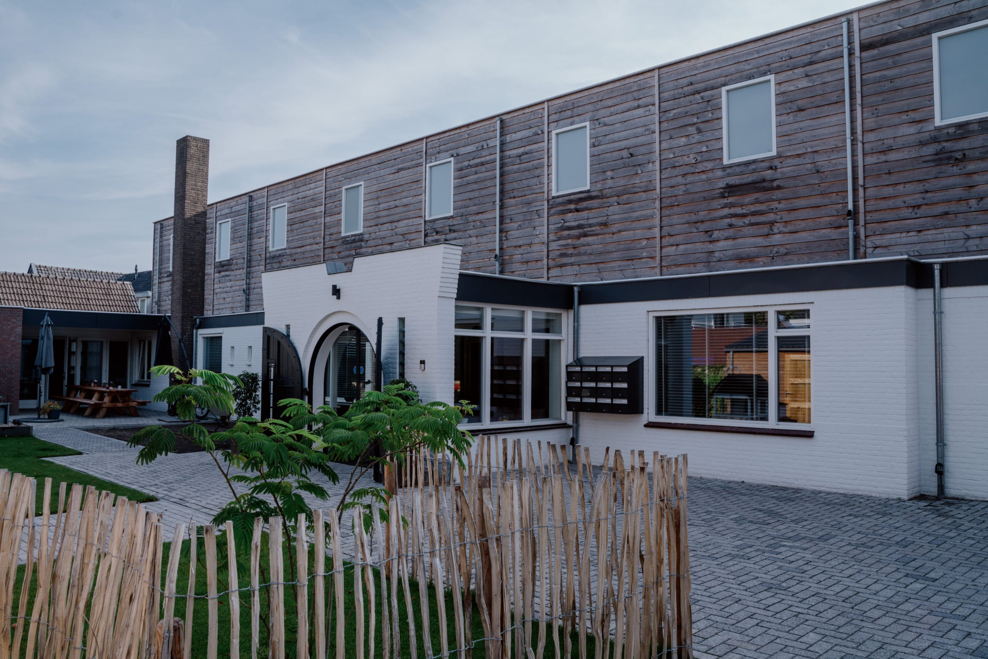 SCHOOL, OOSTELBEERS — extra beeld