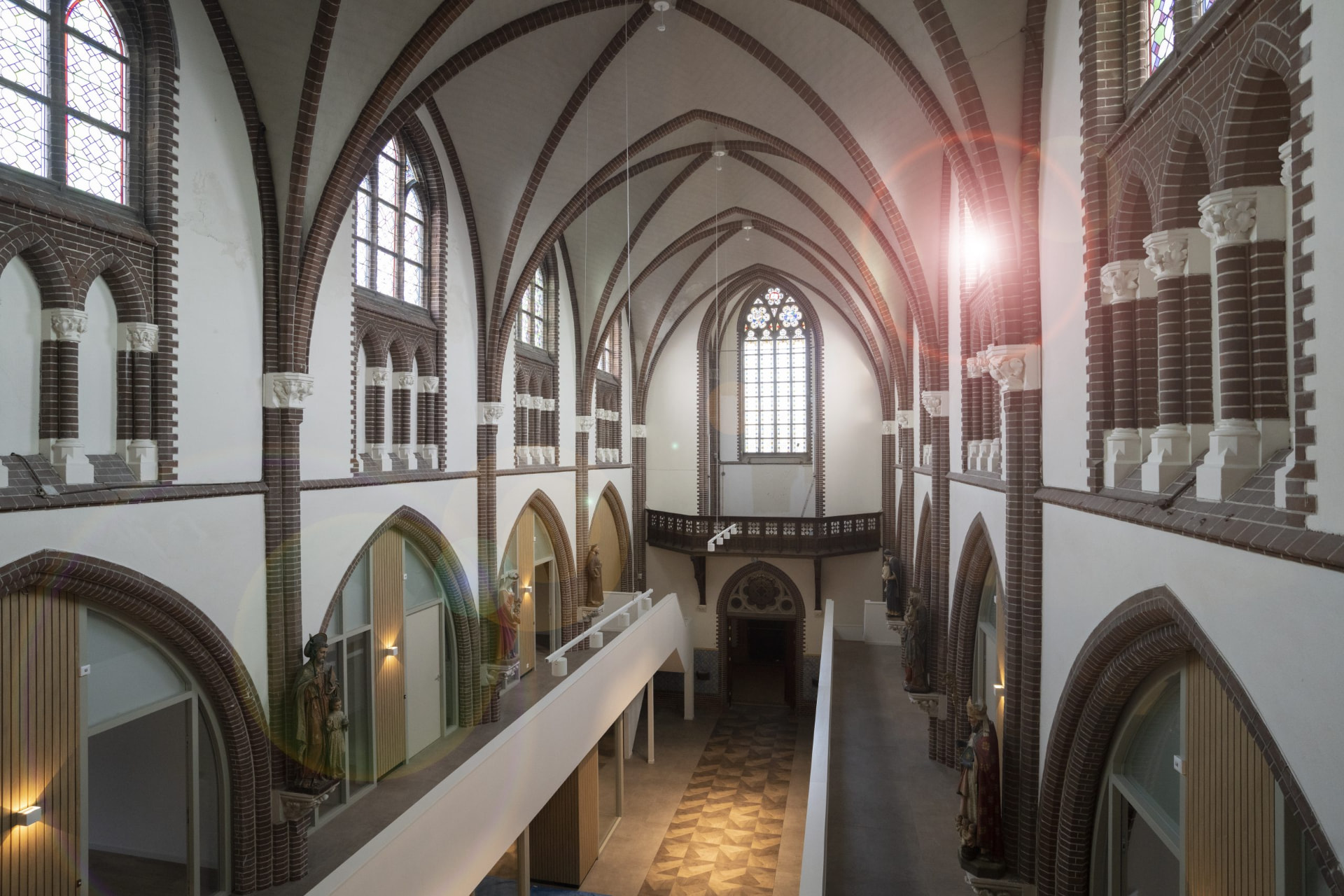 LEONARDUSKERK, BEEK EN DONK — extra beeld
